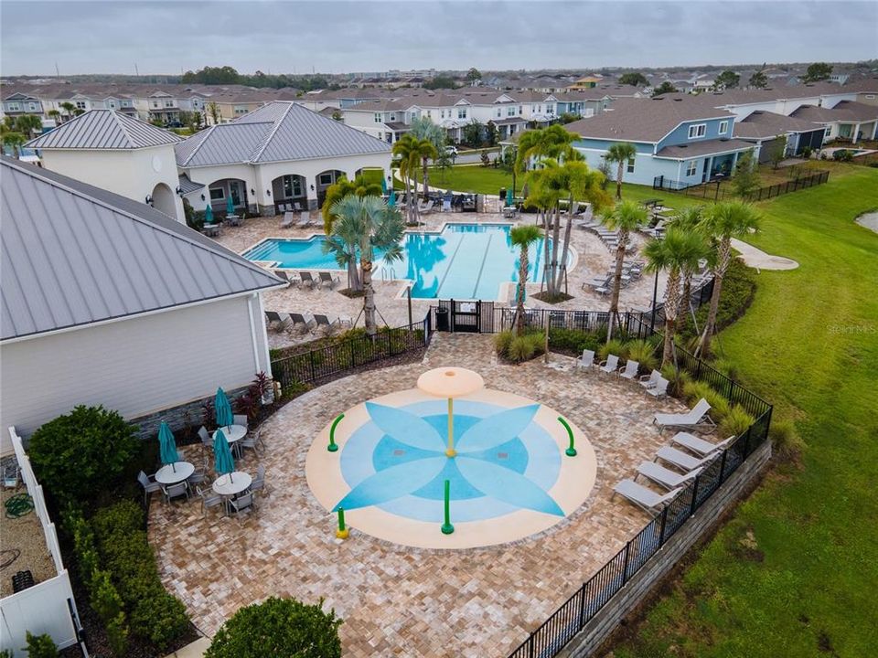 For Sale: $699,999 (3 beds, 2 baths, 2627 Square Feet)