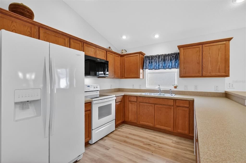 En Venta: $350,000 (3 camas, 2 baños, 1403 Pies cuadrados)