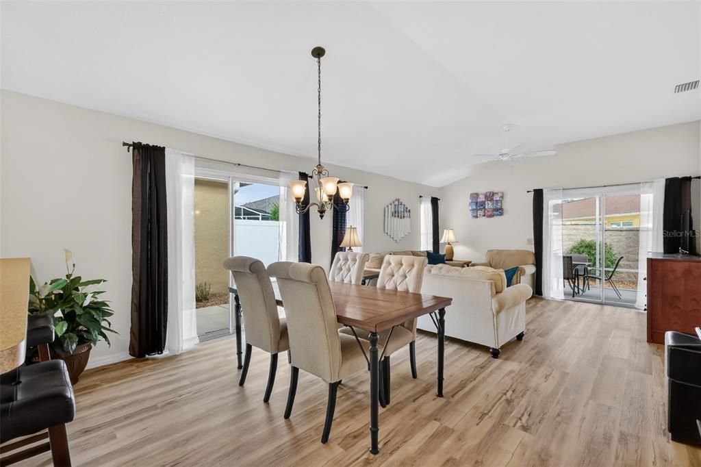 En Venta: $350,000 (3 camas, 2 baños, 1403 Pies cuadrados)