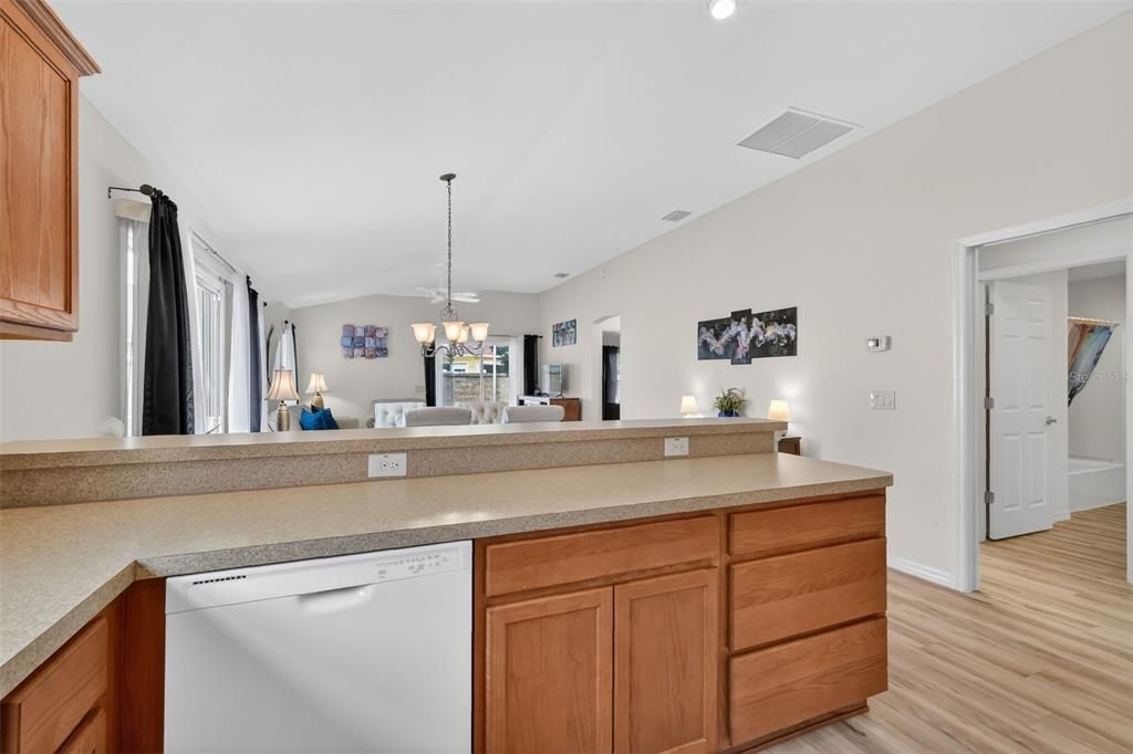 En Venta: $350,000 (3 camas, 2 baños, 1403 Pies cuadrados)