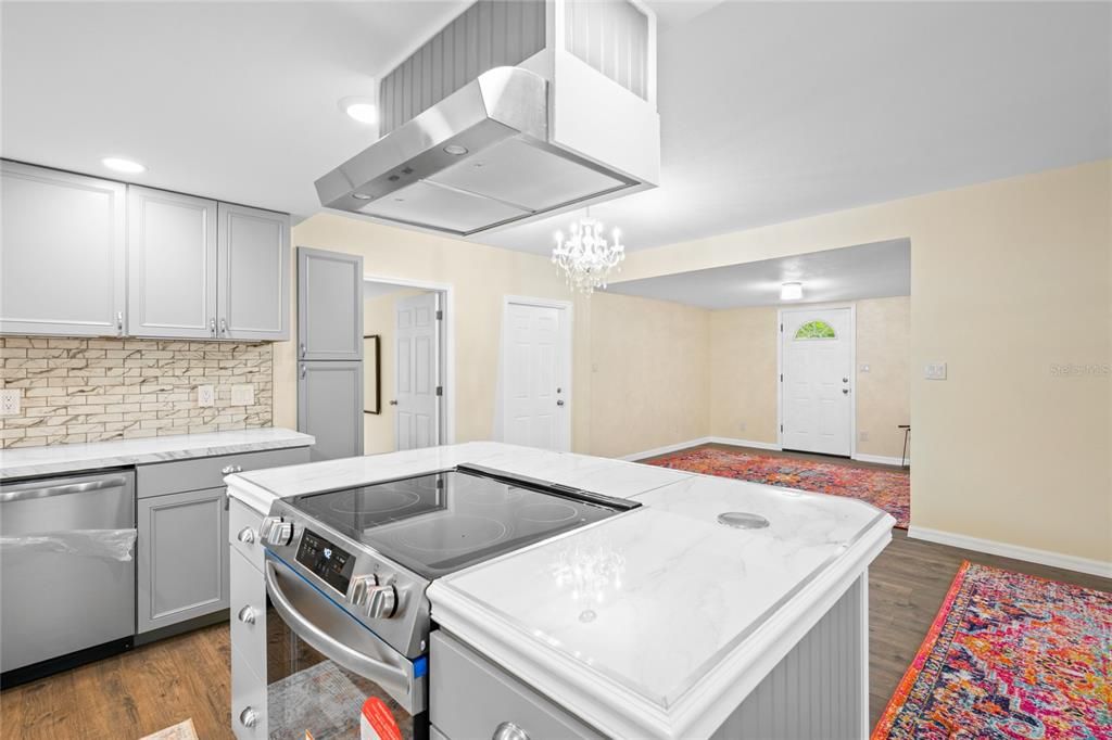 For Rent: $2,350 (3 beds, 2 baths, 1350 Square Feet)