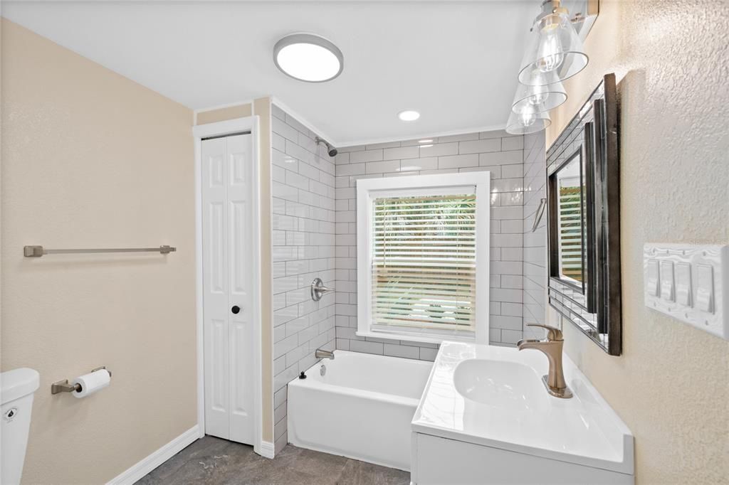 For Rent: $2,350 (3 beds, 2 baths, 1350 Square Feet)