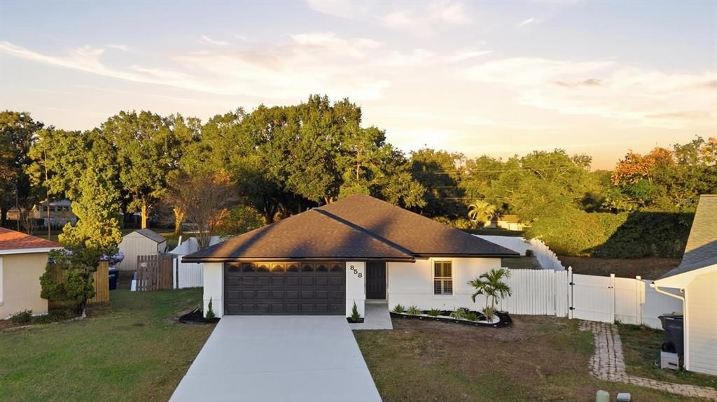 待售: $329,900 (3 贝兹, 2 浴室, 1240 平方英尺)