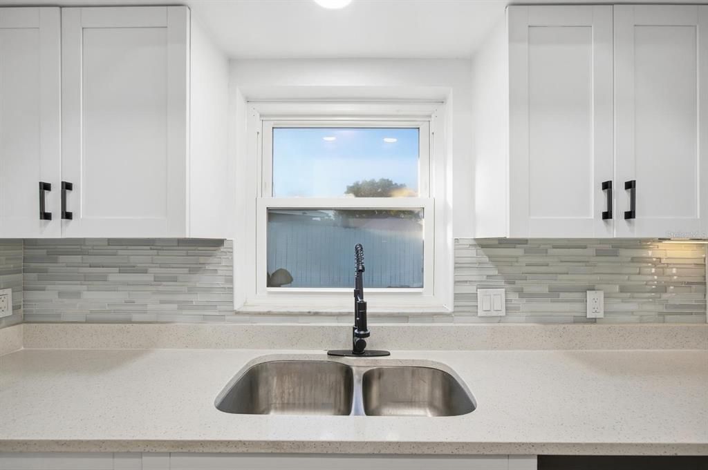 待售: $329,900 (3 贝兹, 2 浴室, 1240 平方英尺)