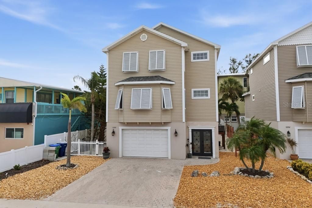 待售: $1,500,000 (2 贝兹, 2 浴室, 1968 平方英尺)