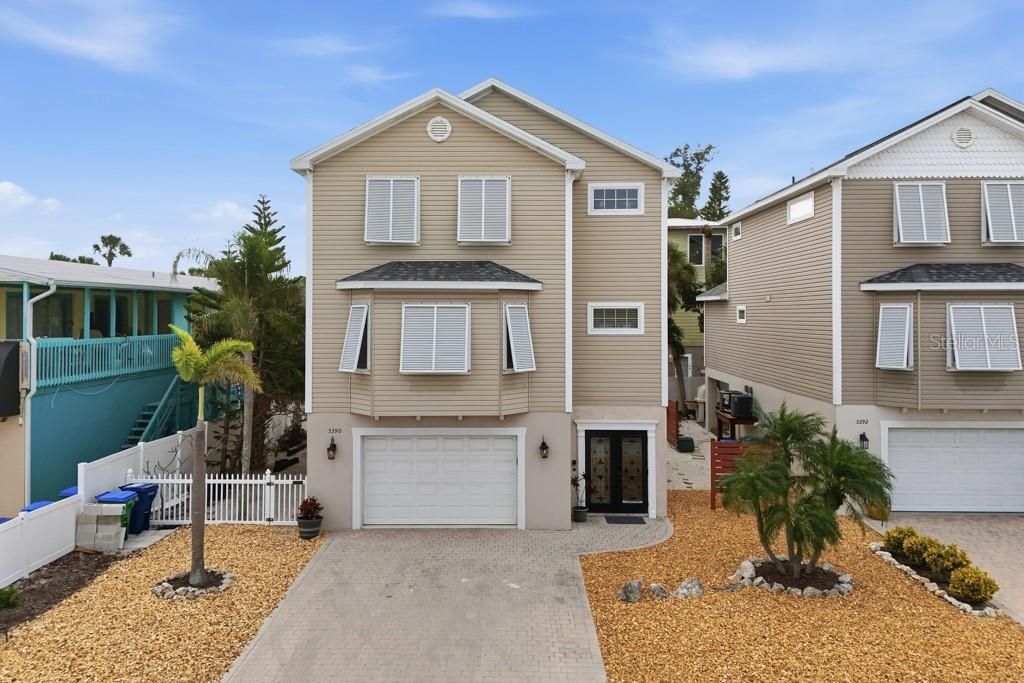 待售: $1,500,000 (2 贝兹, 2 浴室, 1968 平方英尺)