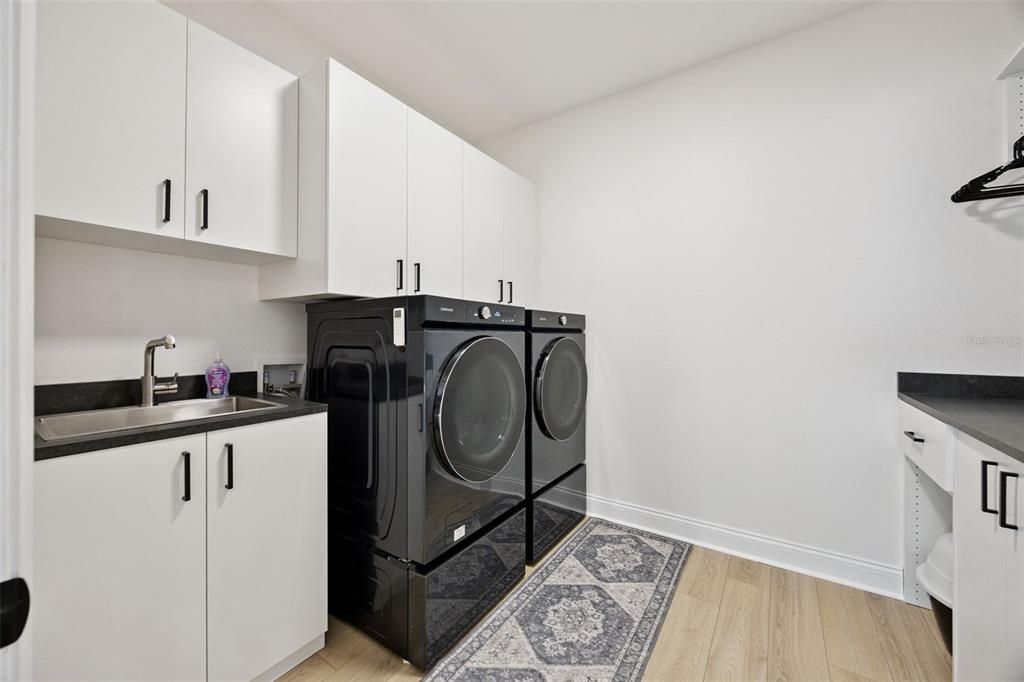 En Venta: $999,000 (5 camas, 3 baños, 3563 Pies cuadrados)