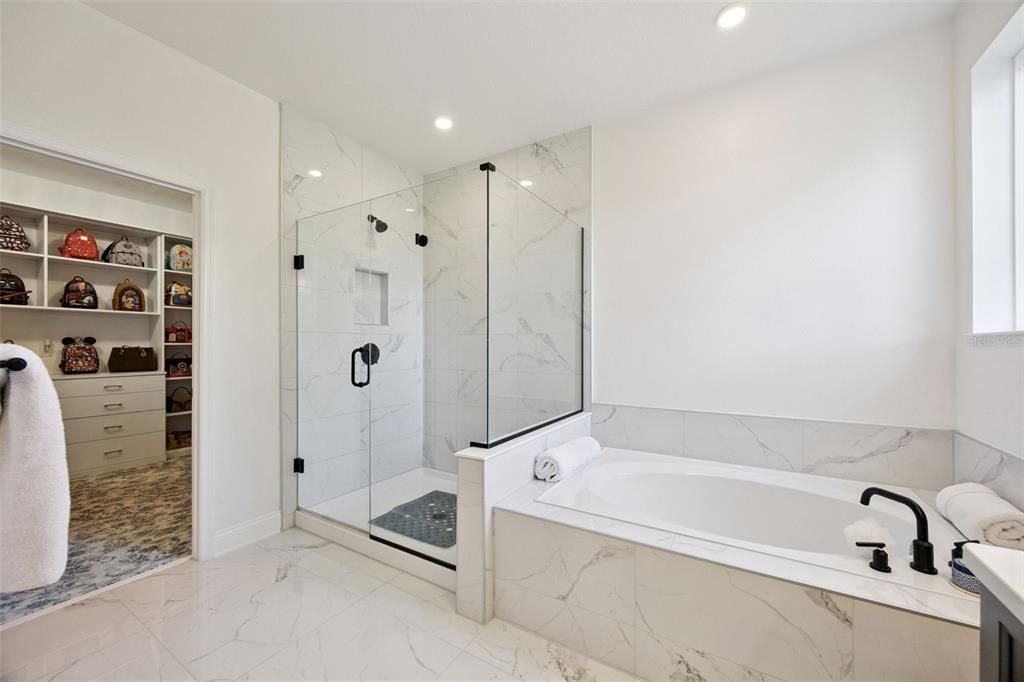 En Venta: $999,000 (5 camas, 3 baños, 3563 Pies cuadrados)