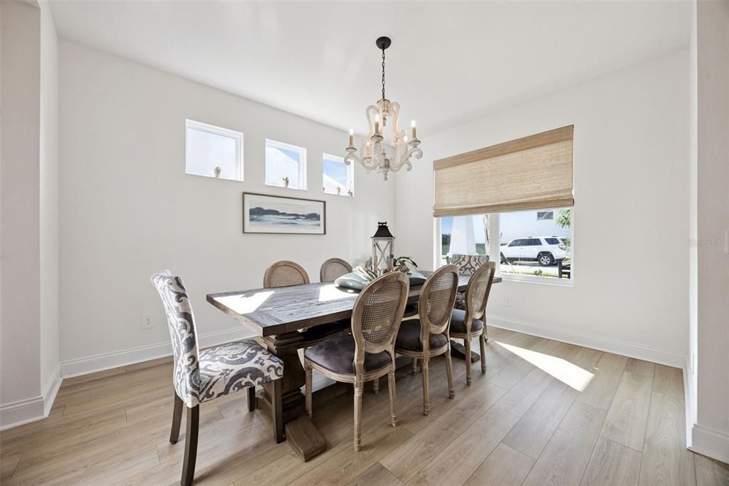 En Venta: $999,000 (5 camas, 3 baños, 3563 Pies cuadrados)