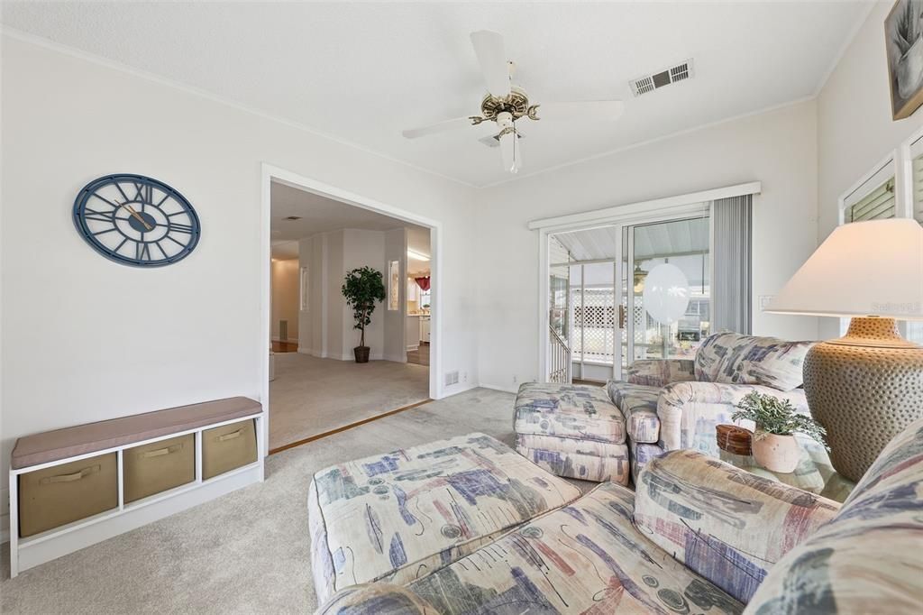 На продажу: $235,000 (2 спален, 2 ванн, 1431 Квадратных фут)