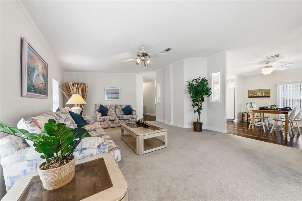 На продажу: $235,000 (2 спален, 2 ванн, 1431 Квадратных фут)