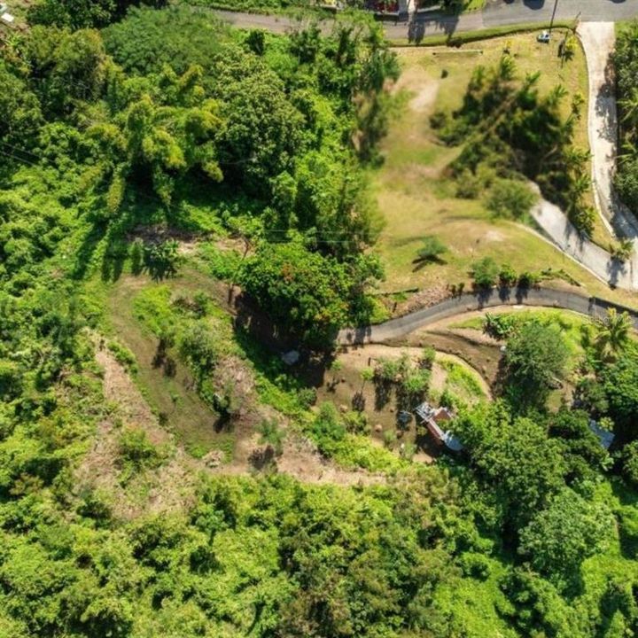 На продажу: $110,000 (0.97 acres)