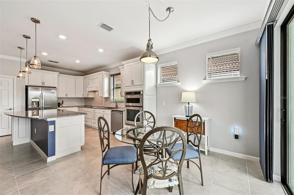 待售: $449,000 (2 贝兹, 2 浴室, 1669 平方英尺)