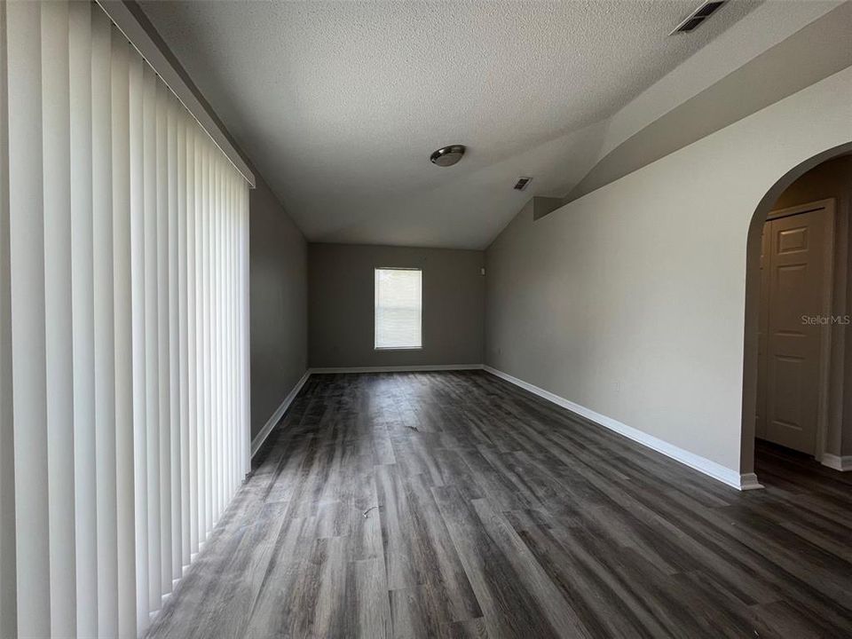 出租: $1,895 (3 贝兹, 2 浴室, 1505 平方英尺)