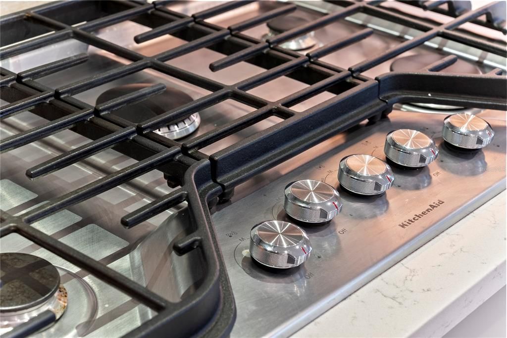 For Sale: $1,799,000 (6 beds, 4 baths, 5269 Square Feet)