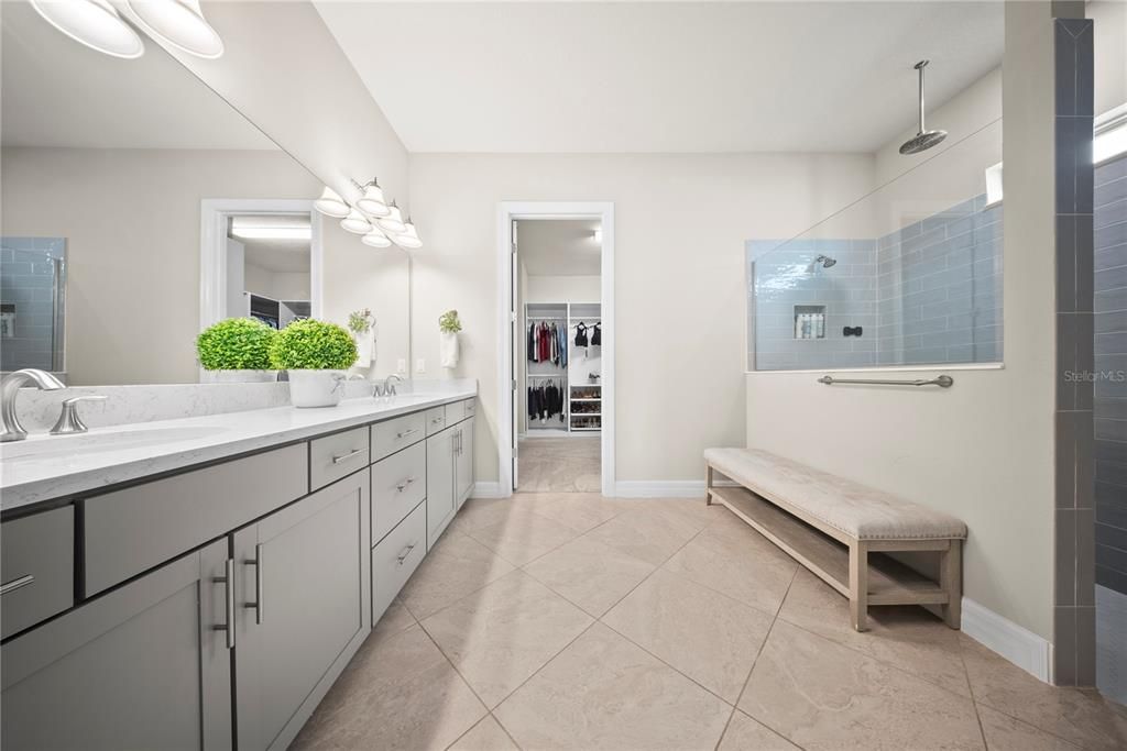 For Sale: $1,799,000 (6 beds, 4 baths, 5269 Square Feet)