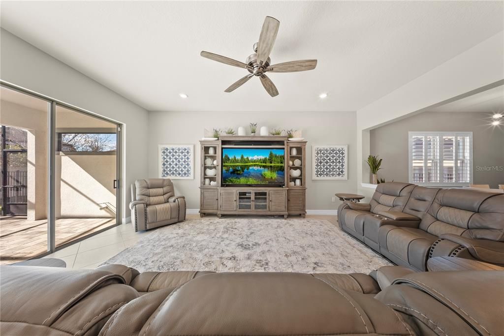 For Sale: $1,799,000 (6 beds, 4 baths, 5269 Square Feet)