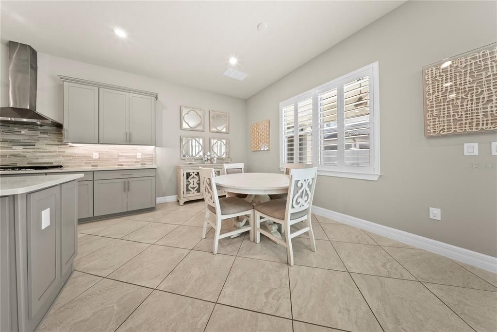 For Sale: $1,799,000 (6 beds, 4 baths, 5269 Square Feet)