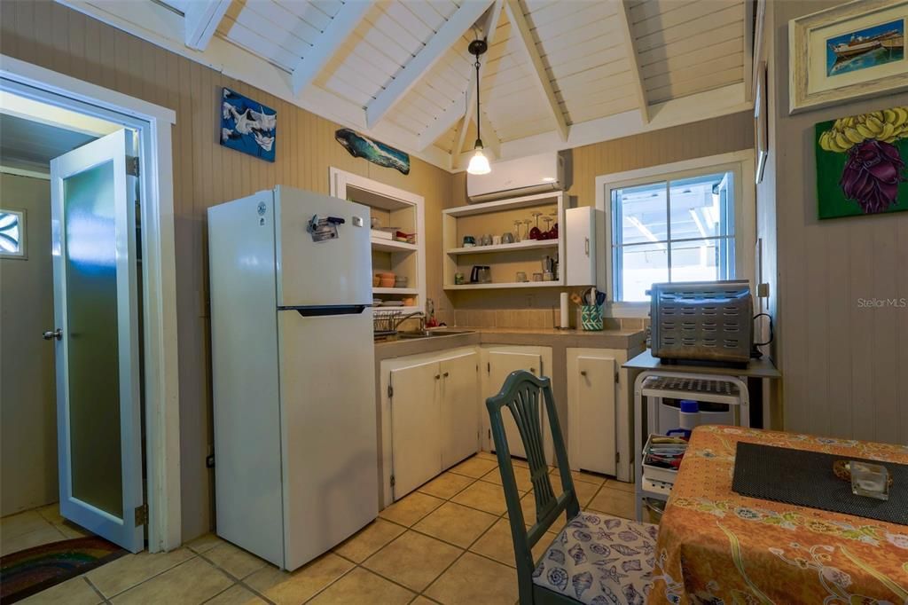 На продажу: $1,300,000 (5 спален, 5 ванн, 2300 Квадратных фут)