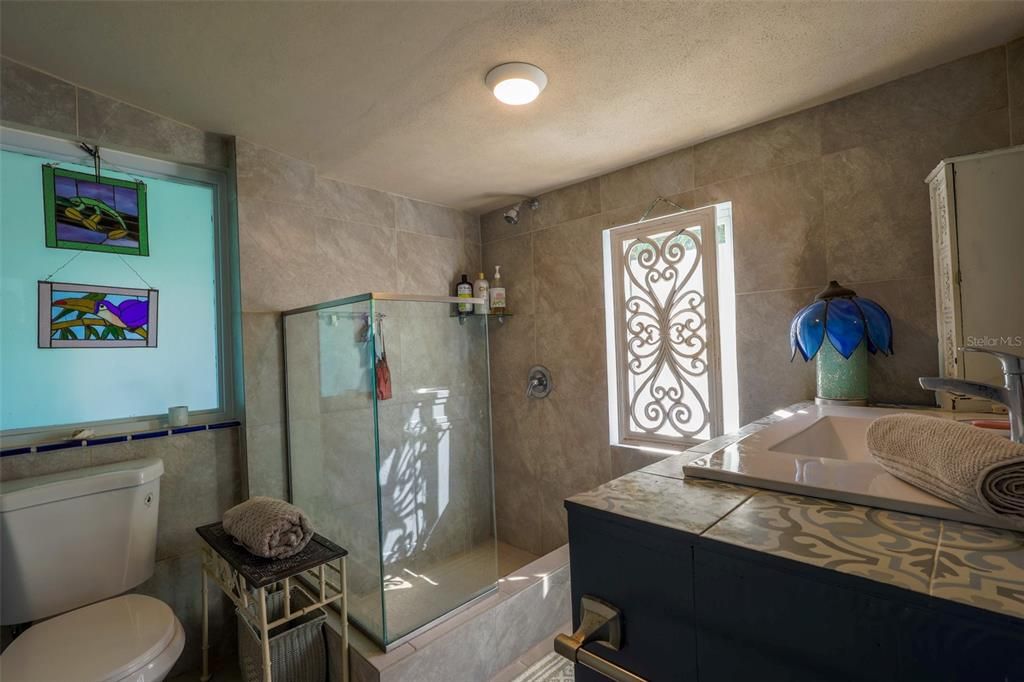 На продажу: $1,300,000 (5 спален, 5 ванн, 2300 Квадратных фут)