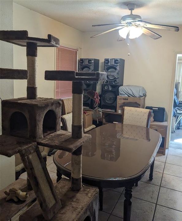 待售: $374,750 (4 贝兹, 3 浴室, 2546 平方英尺)