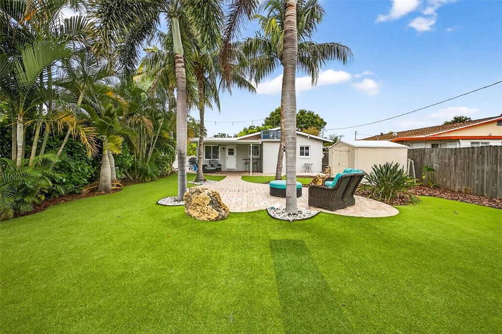 For Rent: $3,000 (2 beds, 1 baths, 852 Square Feet)