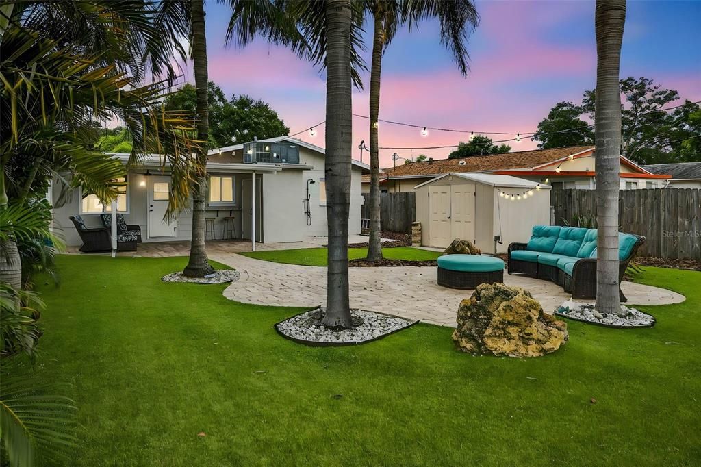 For Rent: $3,000 (2 beds, 1 baths, 852 Square Feet)