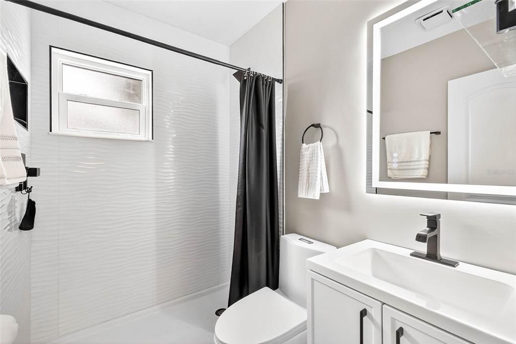 For Rent: $3,000 (2 beds, 1 baths, 852 Square Feet)