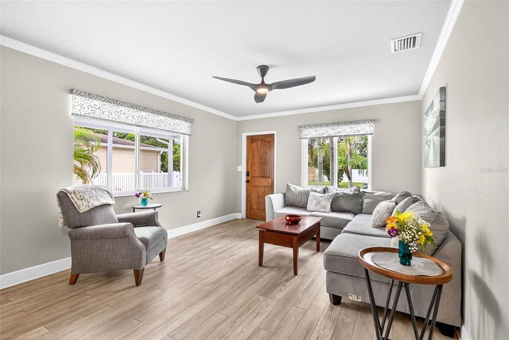 For Rent: $3,000 (2 beds, 1 baths, 852 Square Feet)