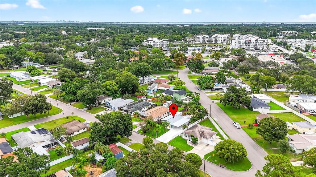 For Rent: $3,000 (2 beds, 1 baths, 852 Square Feet)