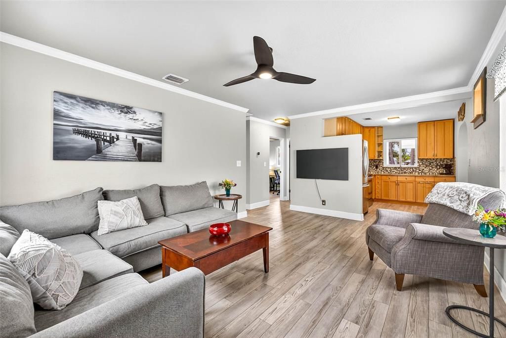 For Rent: $3,000 (2 beds, 1 baths, 852 Square Feet)