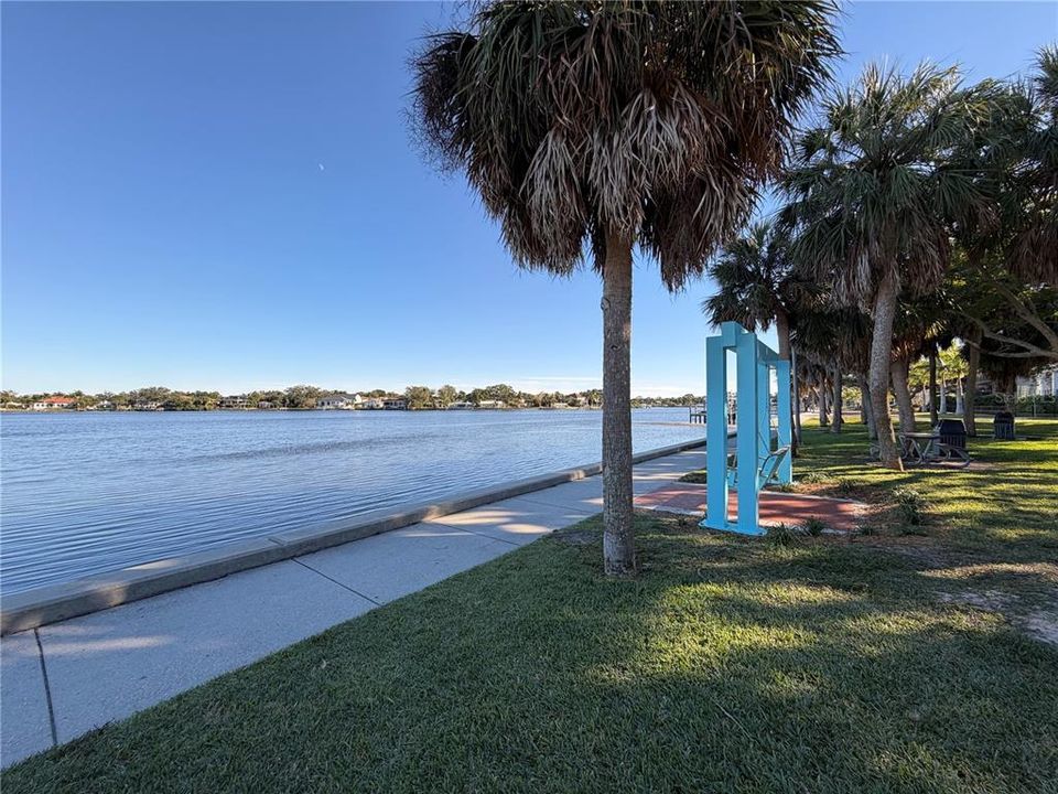 For Rent: $3,000 (2 beds, 1 baths, 852 Square Feet)