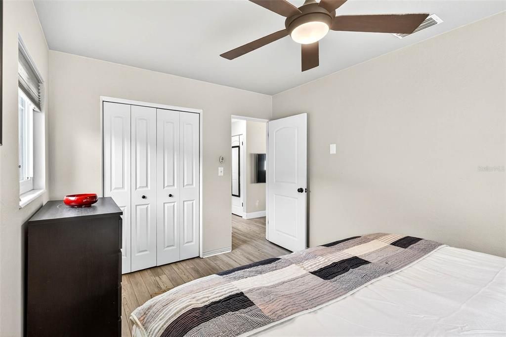 For Rent: $3,000 (2 beds, 1 baths, 852 Square Feet)