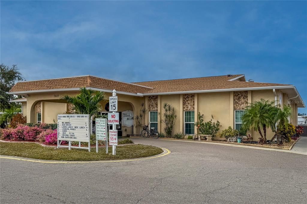 待售: $170,000 (2 贝兹, 2 浴室, 1056 平方英尺)