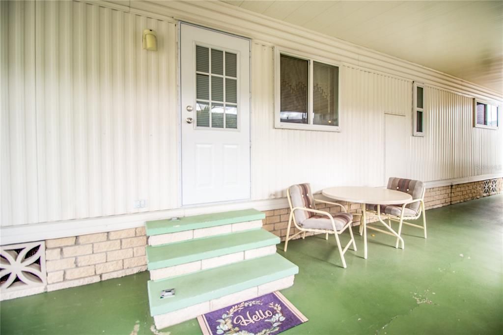 待售: $170,000 (2 贝兹, 2 浴室, 1056 平方英尺)