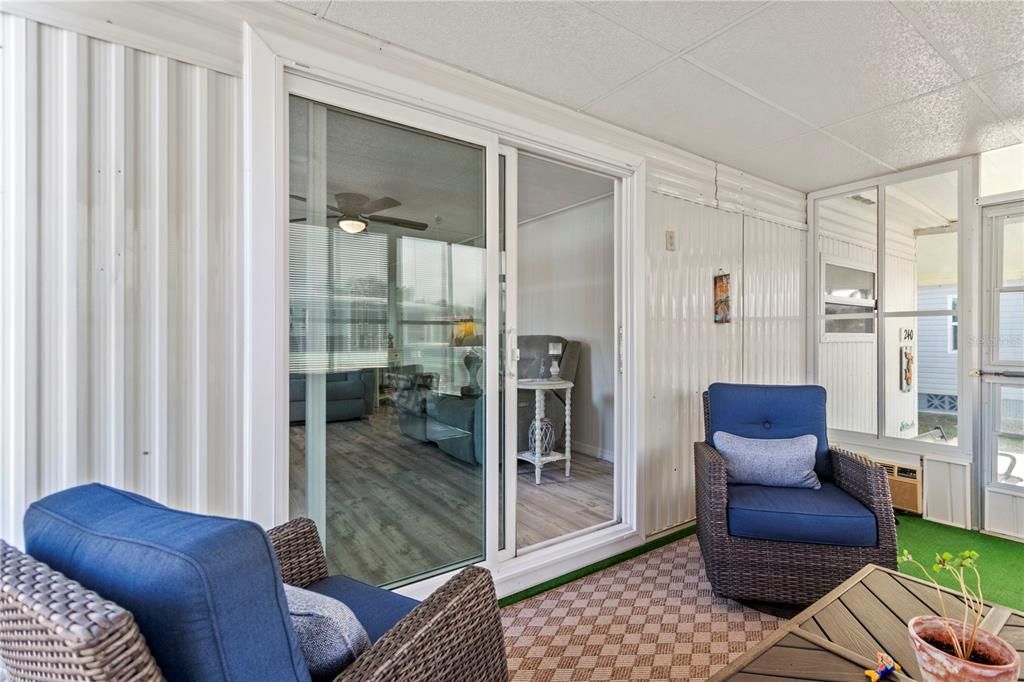 待售: $170,000 (2 贝兹, 2 浴室, 1056 平方英尺)