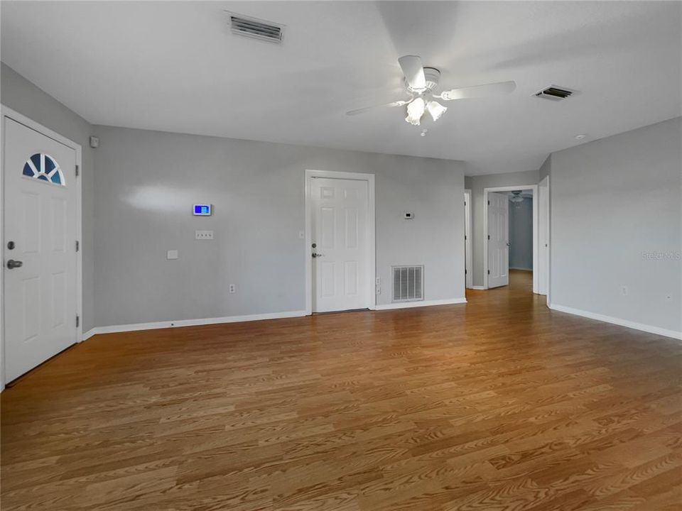 For Sale: $312,000 (3 beds, 2 baths, 1192 Square Feet)