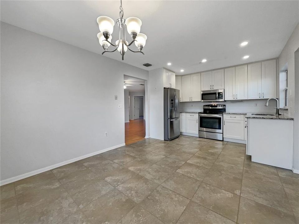 For Sale: $312,000 (3 beds, 2 baths, 1192 Square Feet)