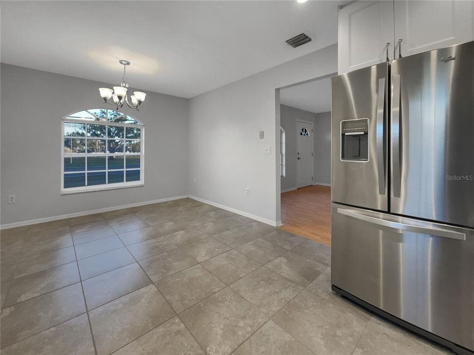 For Sale: $312,000 (3 beds, 2 baths, 1192 Square Feet)