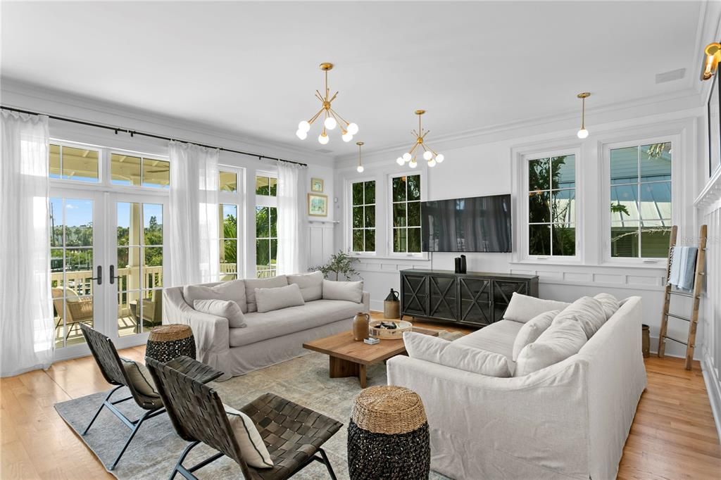 На продажу: $3,899,000 (4 спален, 4 ванн, 3480 Квадратных фут)