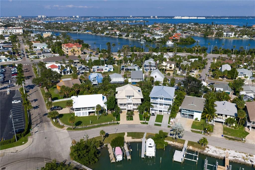 На продажу: $3,899,000 (4 спален, 4 ванн, 3480 Квадратных фут)