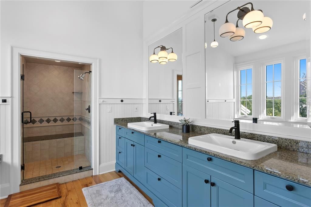 На продажу: $3,899,000 (4 спален, 4 ванн, 3480 Квадратных фут)