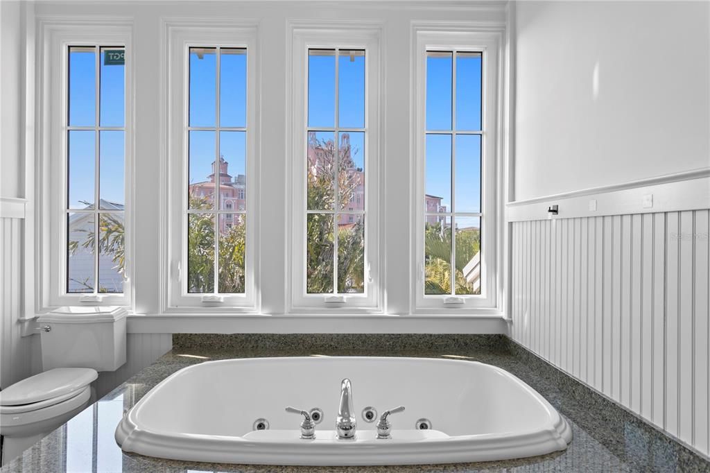 На продажу: $3,899,000 (4 спален, 4 ванн, 3480 Квадратных фут)