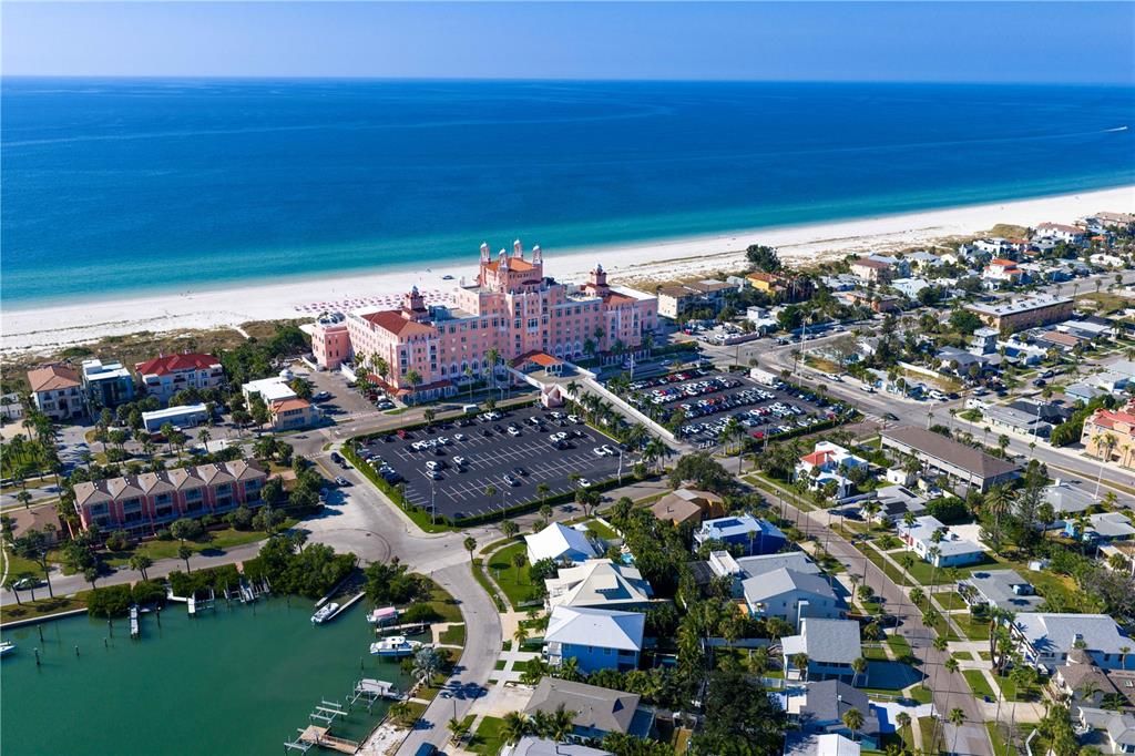 На продажу: $3,899,000 (4 спален, 4 ванн, 3480 Квадратных фут)