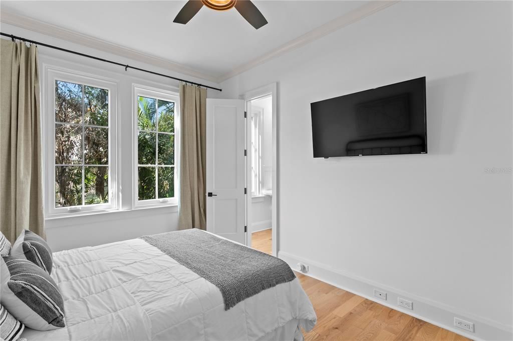 На продажу: $3,899,000 (4 спален, 4 ванн, 3480 Квадратных фут)