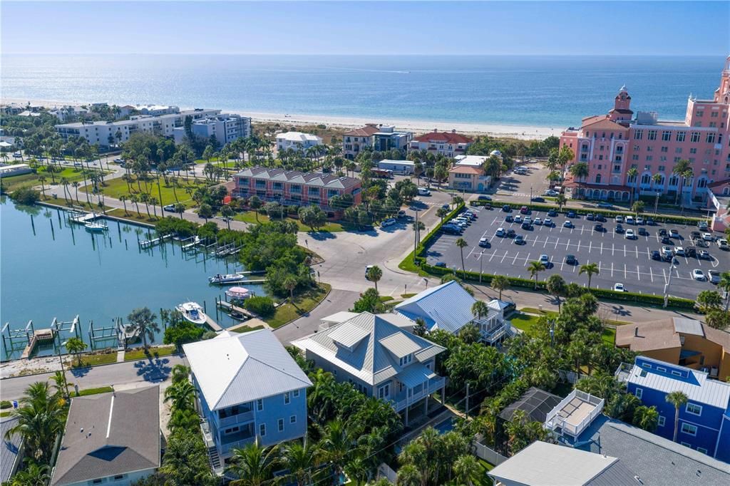 На продажу: $3,899,000 (4 спален, 4 ванн, 3480 Квадратных фут)