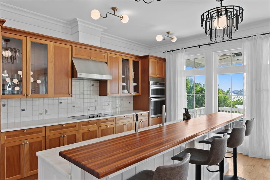 На продажу: $3,899,000 (4 спален, 4 ванн, 3480 Квадратных фут)