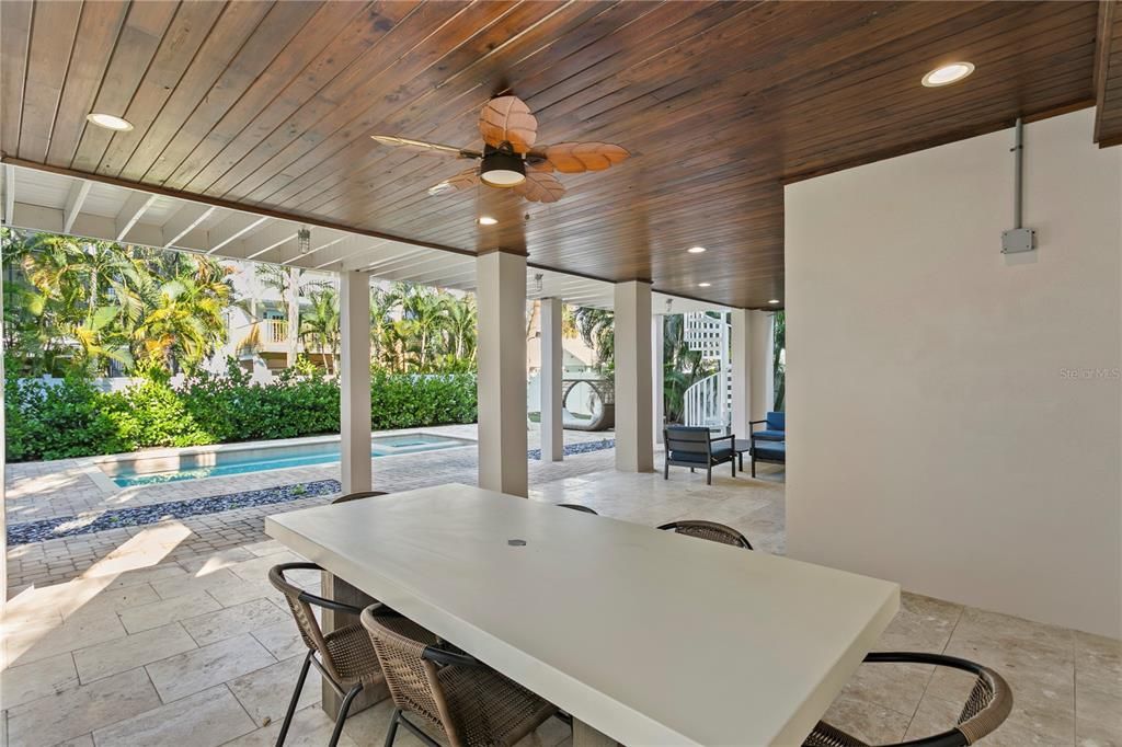 На продажу: $3,899,000 (4 спален, 4 ванн, 3480 Квадратных фут)