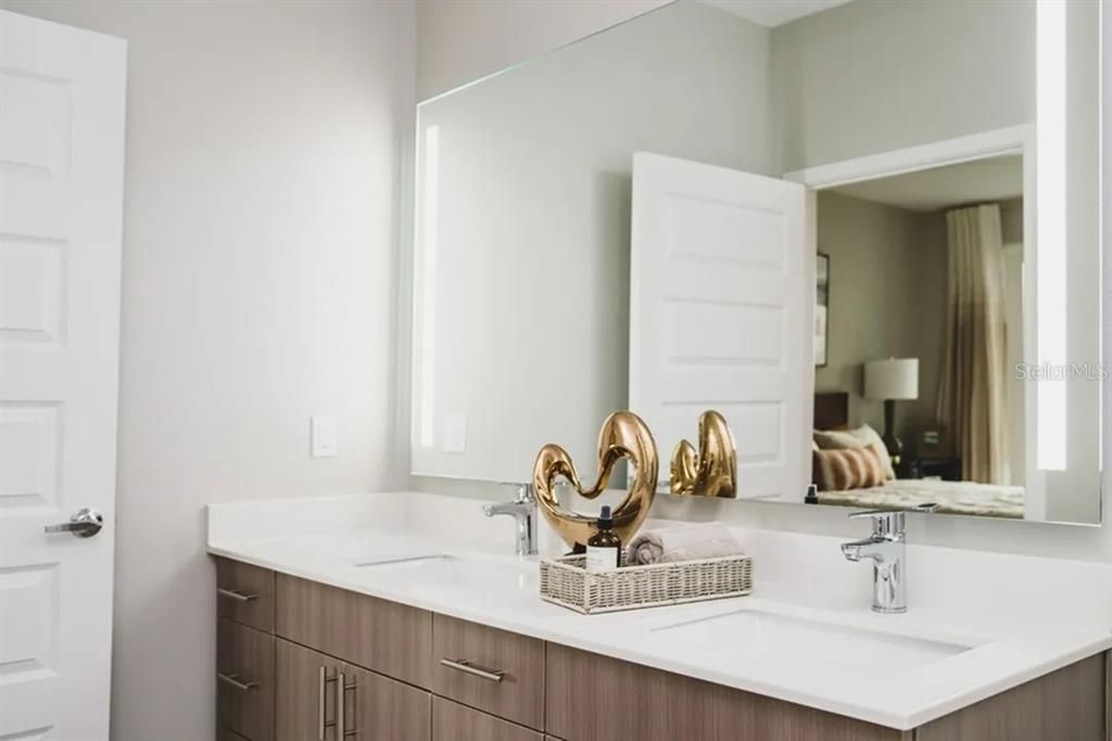 For Rent: $2,300 (3 beds, 2 baths, 1161 Square Feet)