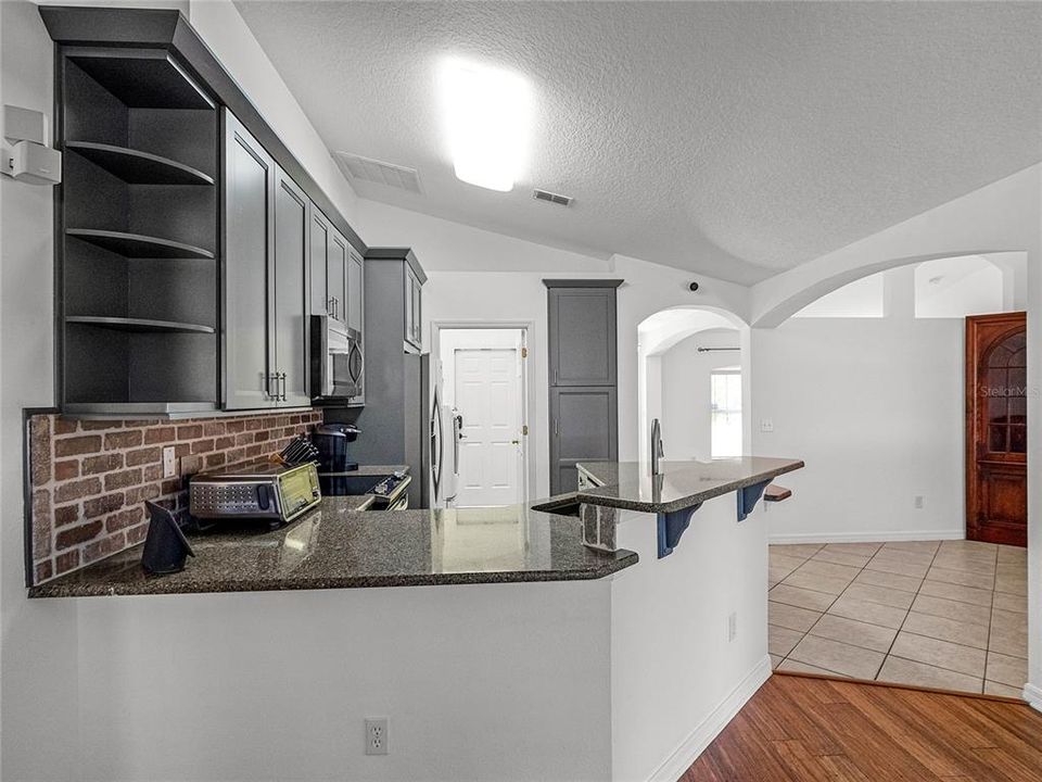 На продажу: $349,999 (3 спален, 1 ванн, 1428 Квадратных фут)